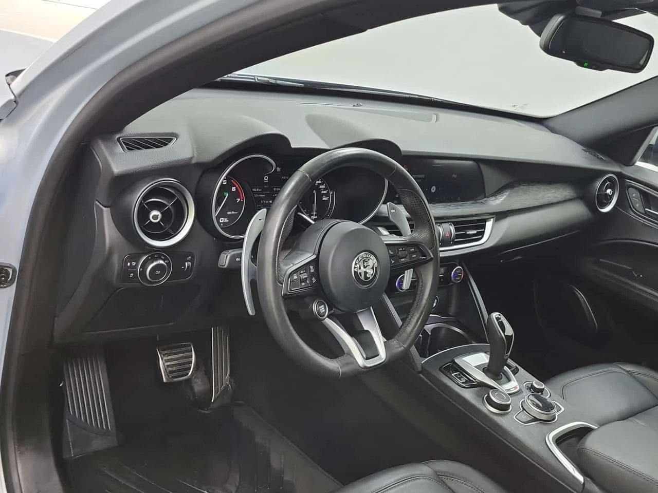 Alfa Romeo Stelvio * SPRINT * CARFAX * ПАНО * 2 КЛЮЧА * ДИСТРОНИК, снимка 10 - Автомобили и джипове - 54067006