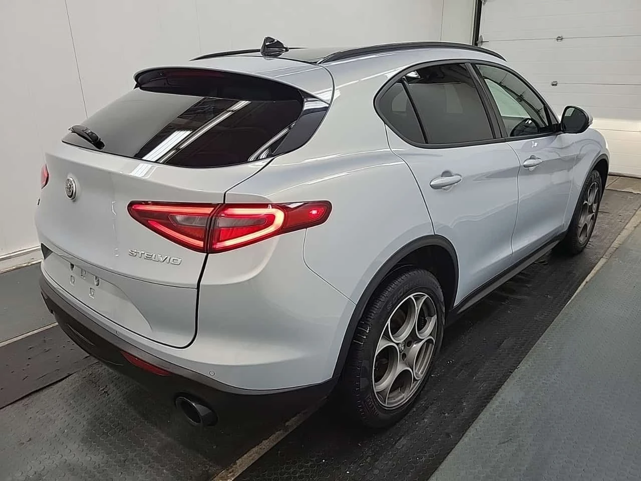 Alfa Romeo Stelvio * SPRINT * CARFAX * ПАНО * 2 КЛЮЧА * ДИСТРОНИК, снимка 3 - Автомобили и джипове - 54067006