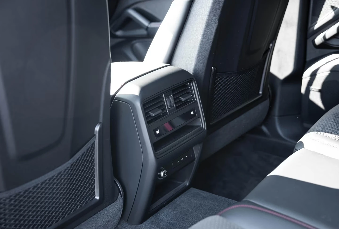 Porsche Cayenne GTS = Sports Package = Гаранция, снимка 13 - Автомобили и джипове - 54125899