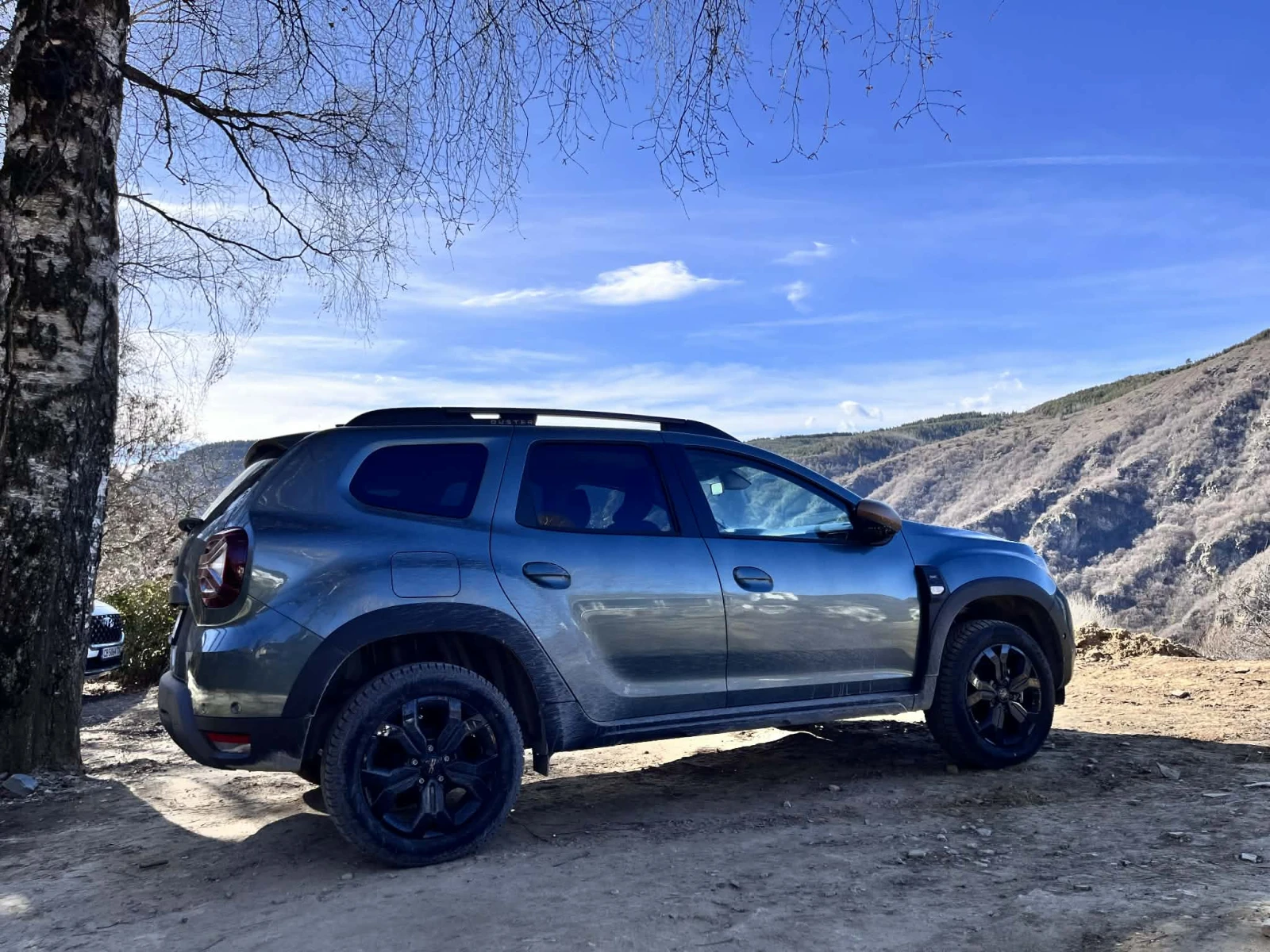 Dacia Duster Газ-бензин, снимка 10 - Автомобили и джипове - 54152172