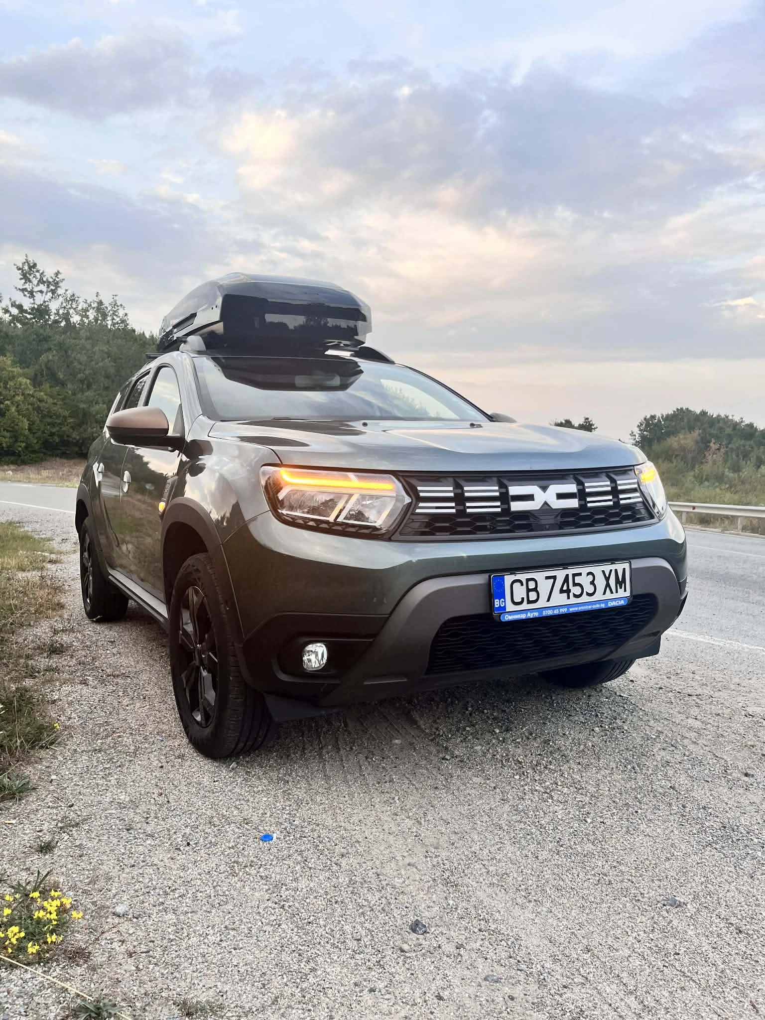 Dacia Duster Газ-бензин, снимка 16 - Автомобили и джипове - 54152172