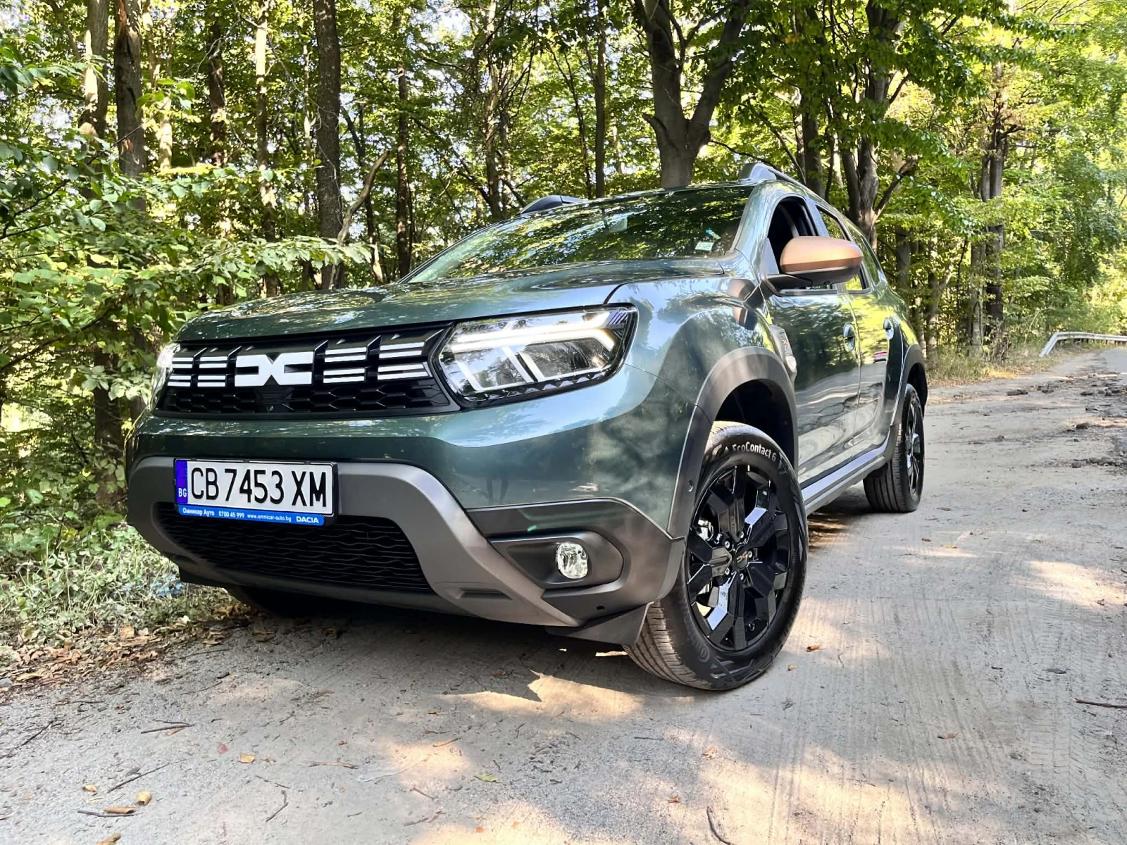 Dacia Duster Газ-бензин, снимка 3 - Автомобили и джипове - 54152172