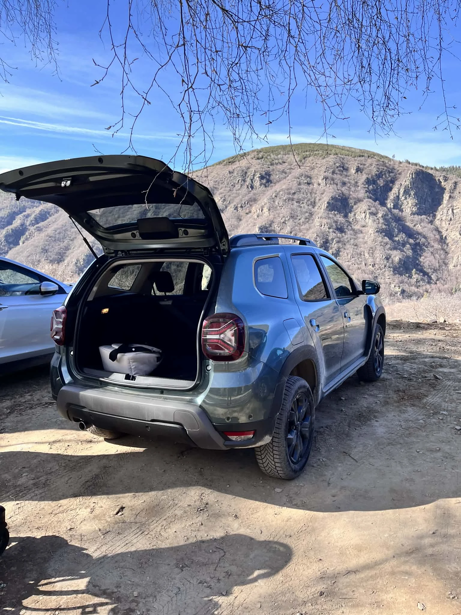 Dacia Duster Газ-бензин, снимка 11 - Автомобили и джипове - 54152172