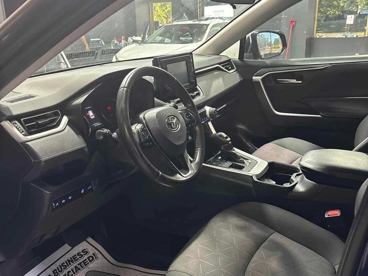 Toyota Rav4 * XLE * АВТОКРЕДИТ БЕЗ ПЪРВОНАЧАЛНА ВНОСКА* , снимка 5 - Автомобили и джипове - 55528009