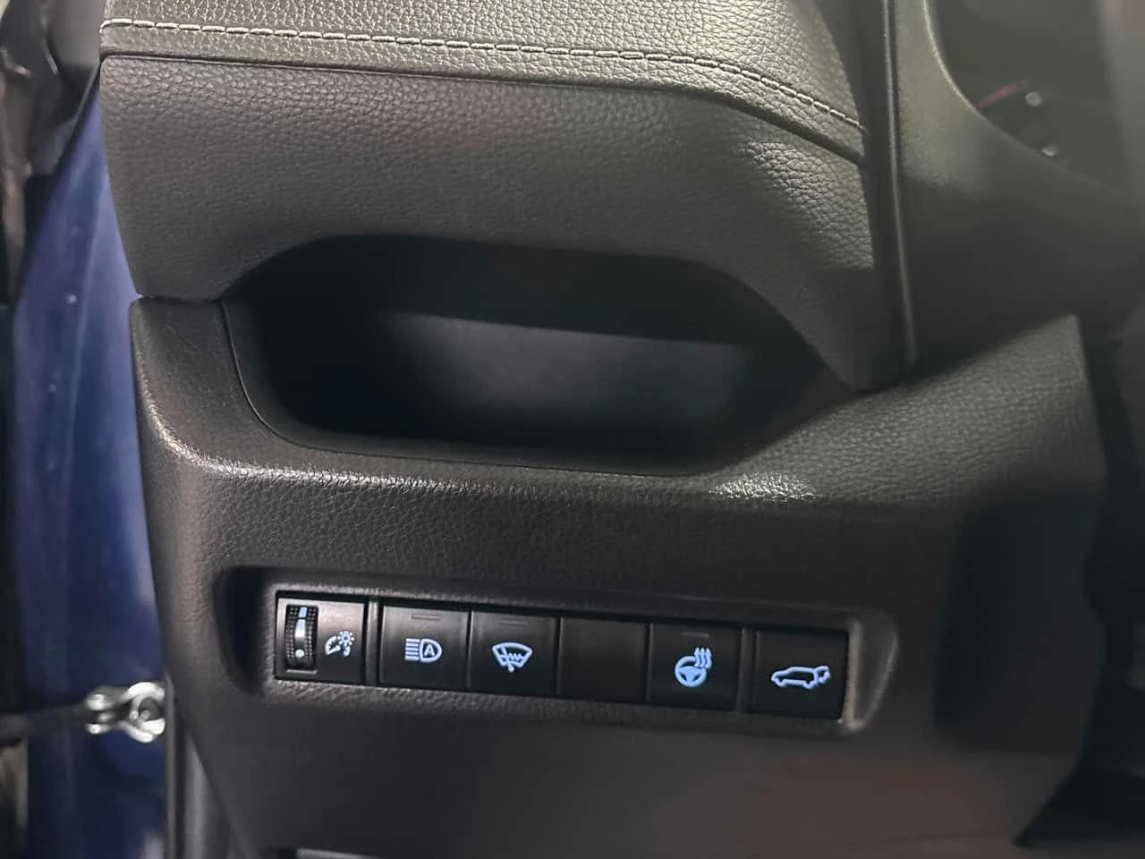 Toyota Rav4 * XLE * АВТОКРЕДИТ БЕЗ ПЪРВОНАЧАЛНА ВНОСКА* , снимка 11 - Автомобили и джипове - 55528009