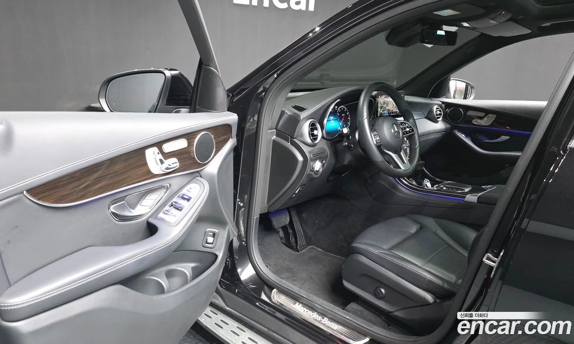Mercedes-Benz GLC GLC300 4MATIC, снимка 13 - Автомобили и джипове - 56122813