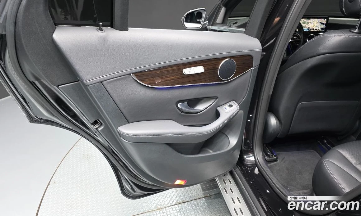Mercedes-Benz GLC GLC300 4MATIC, снимка 15 - Автомобили и джипове - 56122813