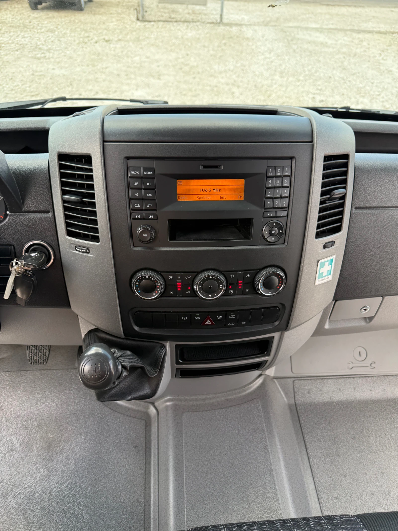 Mercedes-Benz Sprinter 9местен-Клима-Печка-Евро6, снимка 14 - Бусове и автобуси - 55186367