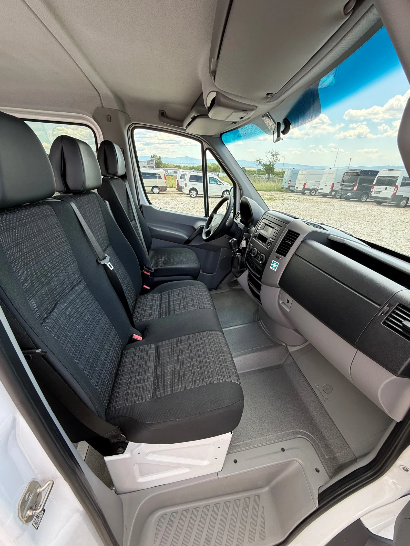 Mercedes-Benz Sprinter 9местен-Клима-Печка-Евро6, снимка 12 - Бусове и автобуси - 55186367