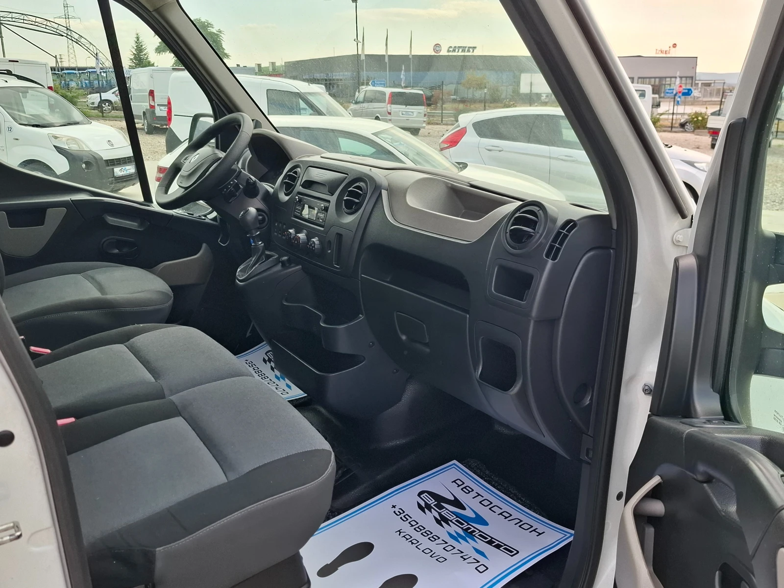 Renault Master 2.3CDTI/Климатик/Euro5B/220V, снимка 12 - Бусове и автобуси - 56161140