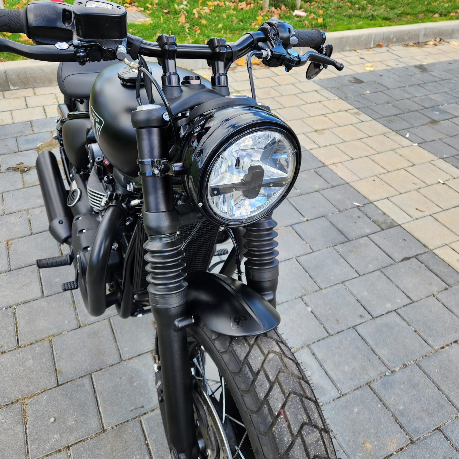 Triumph Bonneville Bobber 1200 | Mobile.bg   12