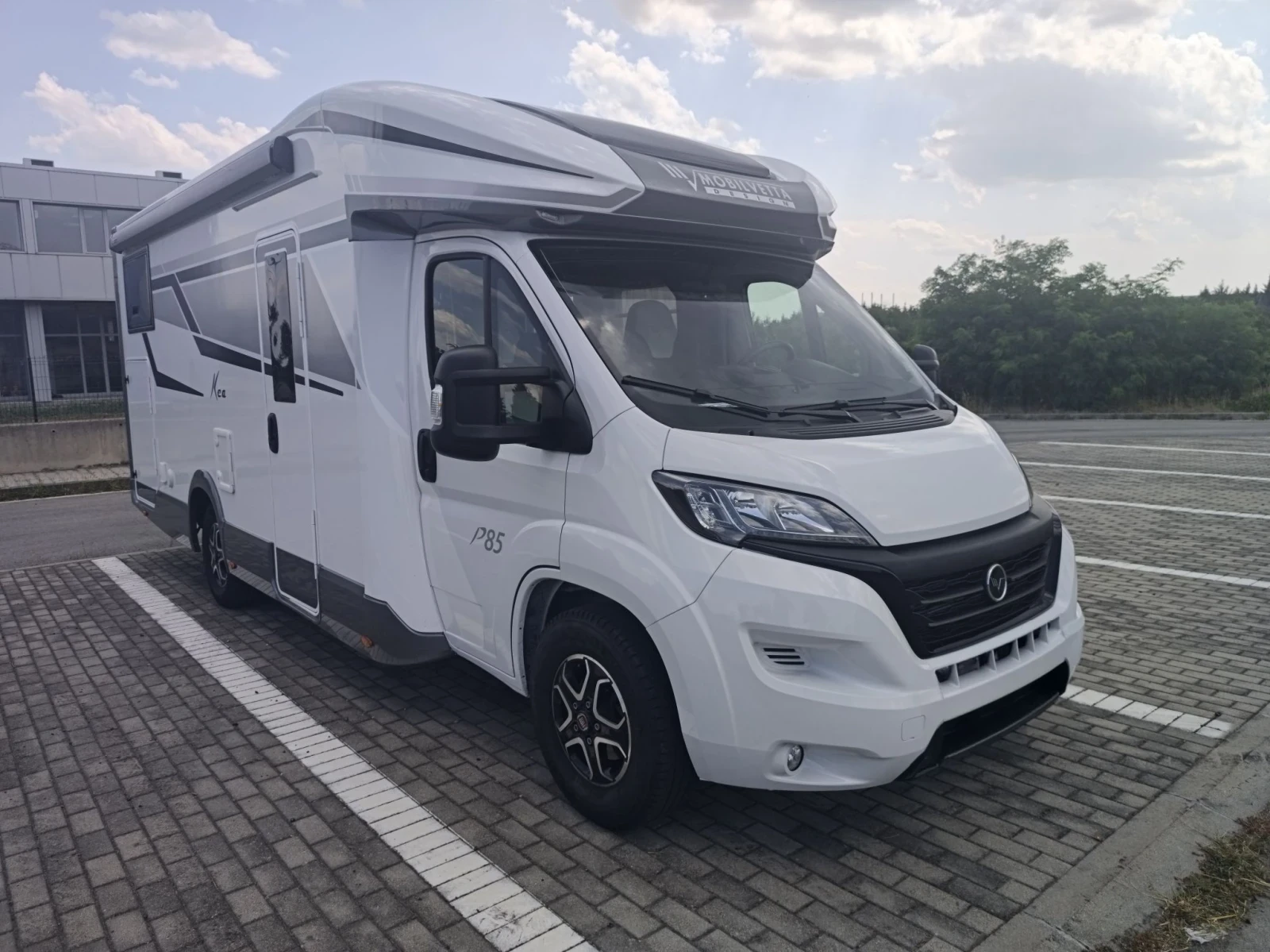 Кемпер Mobilvetta KEA P 85, снимка 2 - Каравани и кемпери - 56288741