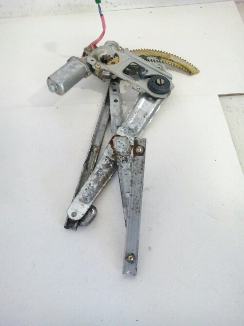 Ел.машинка стъкло Субару Импреза предна дясна,стъклоповдигач