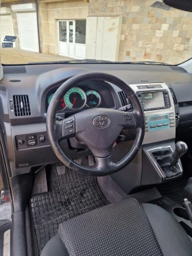 Toyota Corolla verso 2.2 d4d, снимка 15