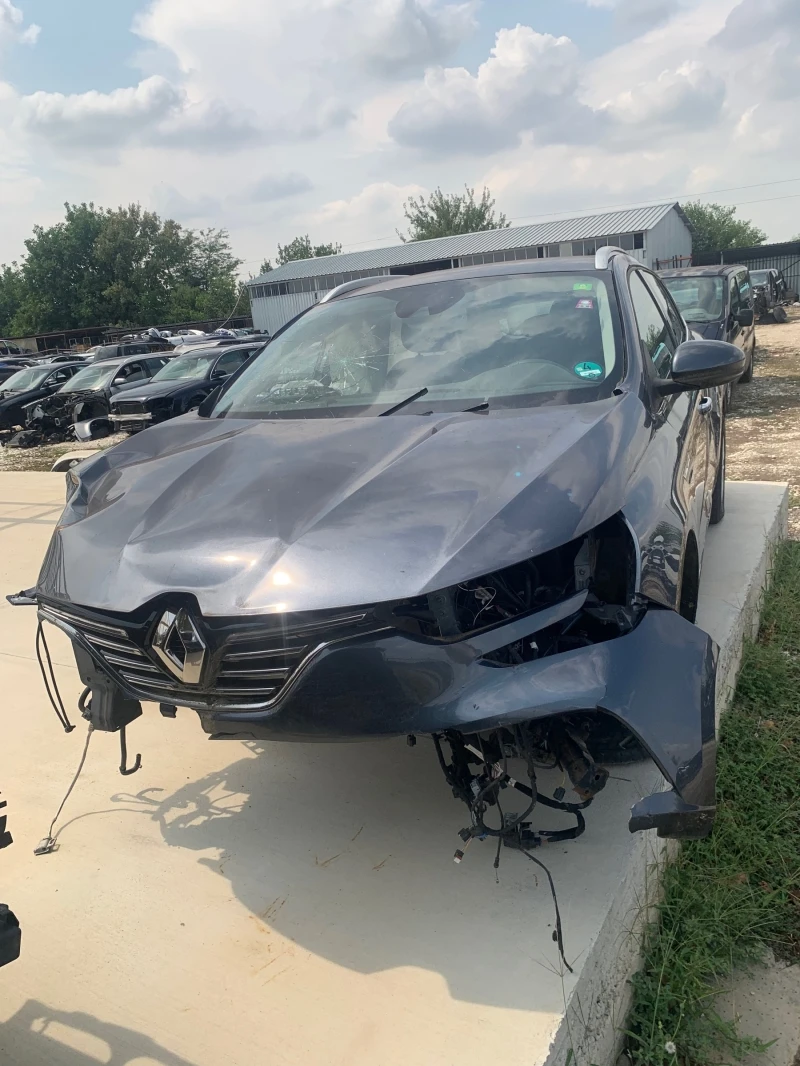 Renault Megane 1.2-бензин Турбо , снимка 1 - Автомобили и джипове - 37947808