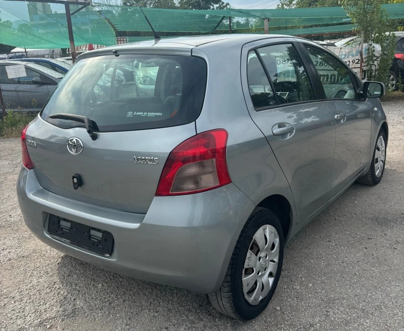 Toyota Yaris 1.3i, снимка 7 - Автомобили и джипове - 46369880