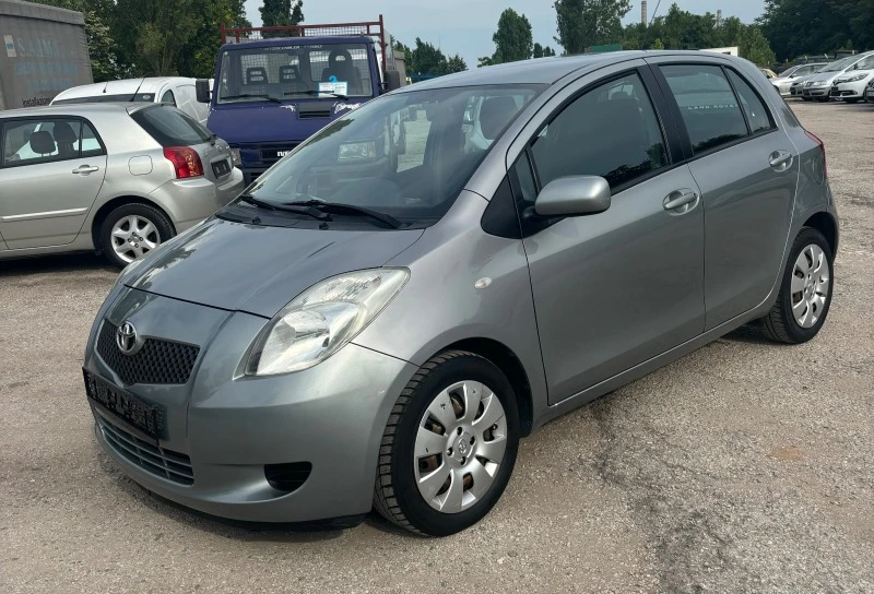 Toyota Yaris 1.3i, снимка 1 - Автомобили и джипове - 46369880