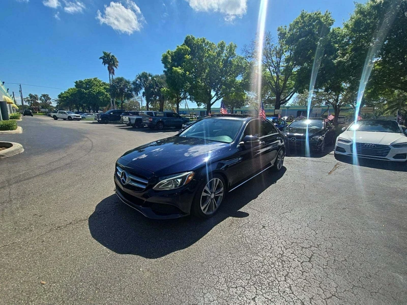 Mercedes-Benz C 300, снимка 1 - Автомобили и джипове - 49295594