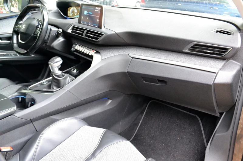 Peugeot 3008 2.0 HDI Allure Business, снимка 7 - Автомобили и джипове - 51771990