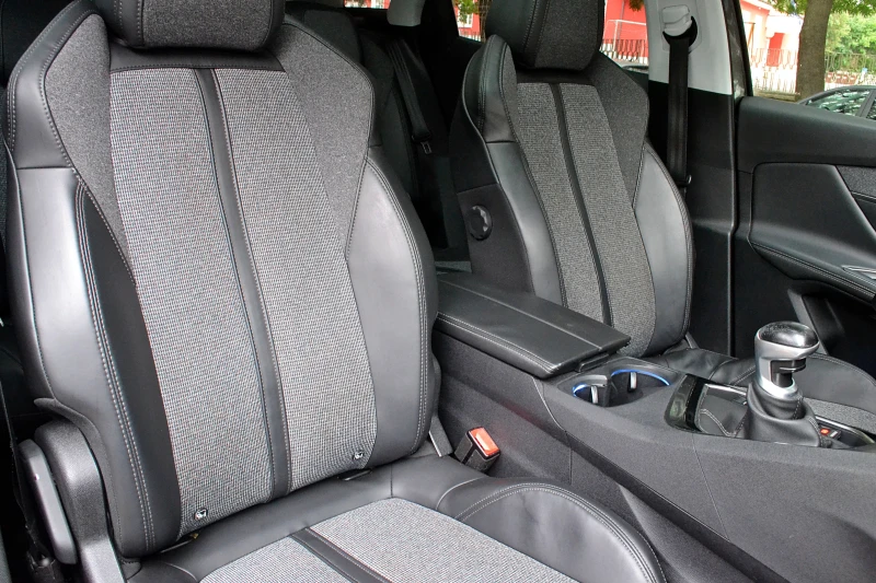 Peugeot 3008 2.0 HDI Allure Business, снимка 8 - Автомобили и джипове - 51771990