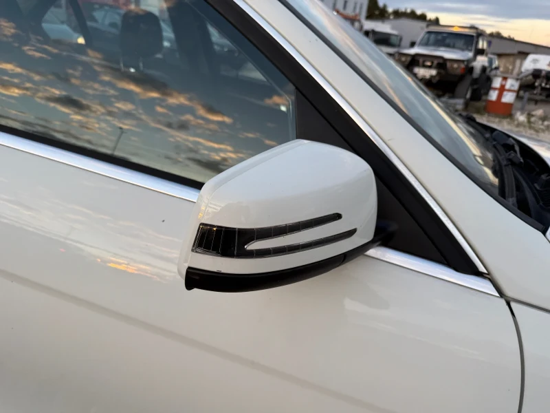 Mercedes-Benz C 300 V6* НОВ ВНОС* AMG* ШИБЕДАХ* КСЕНОН* КОЖА* ТОП, снимка 7 - Автомобили и джипове - 51956053