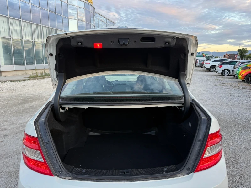 Mercedes-Benz C 300 V6* НОВ ВНОС* AMG* ШИБЕДАХ* КСЕНОН* КОЖА* ТОП, снимка 9 - Автомобили и джипове - 51956053