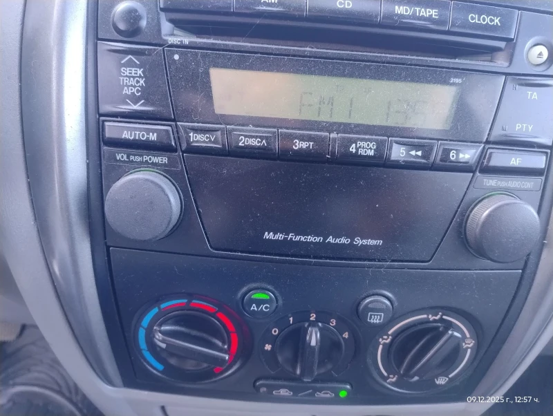 Mazda Premacy 1.8газ клима, снимка 7 - Автомобили и джипове - 52979842