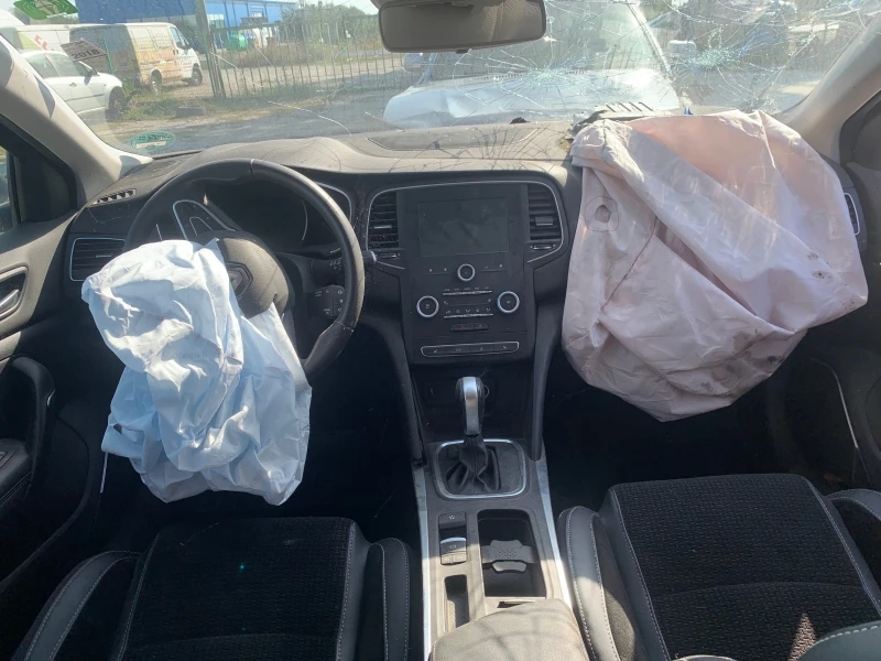 Renault Megane 1.2-бензин Турбо - 11 лв. - 10646359 | Car24.bg
