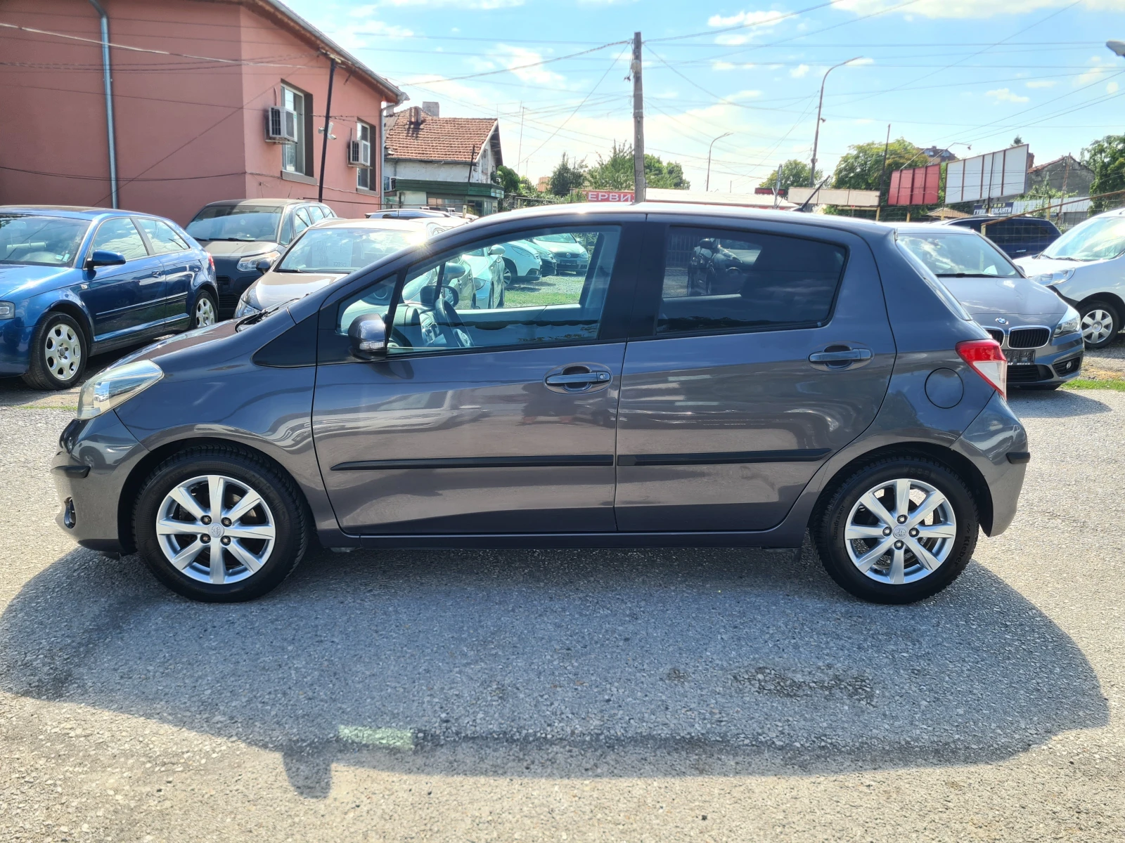 Toyota Yaris 1.4D4D-НАВИ.ПАНОРАМА, КАМЕРА-ЛИЗИНГ - изображение 8
