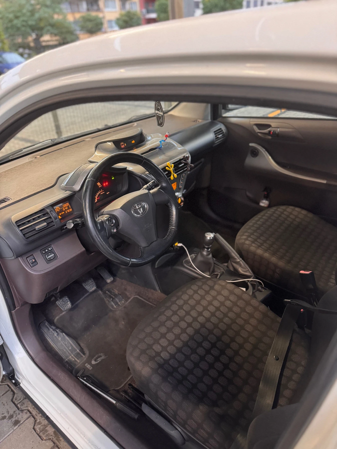 Toyota Yaris  - изображение 7