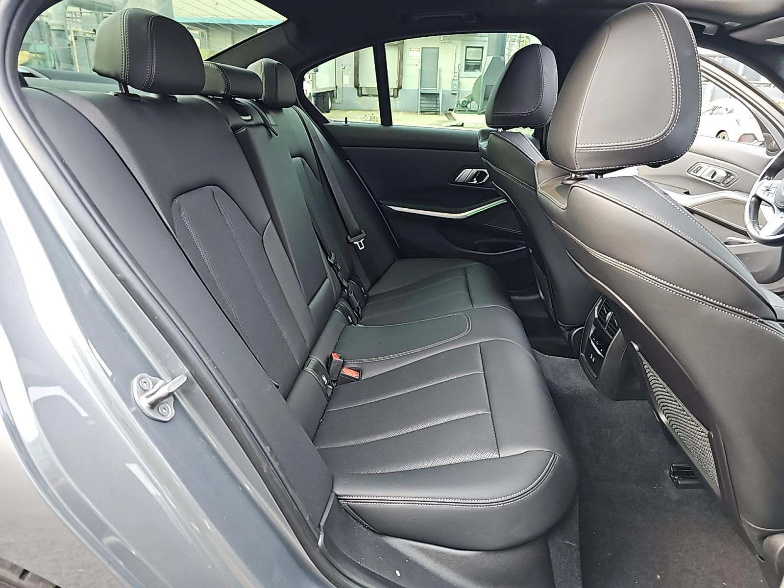 BMW 330 xDrive M Sport Line - изображение 6