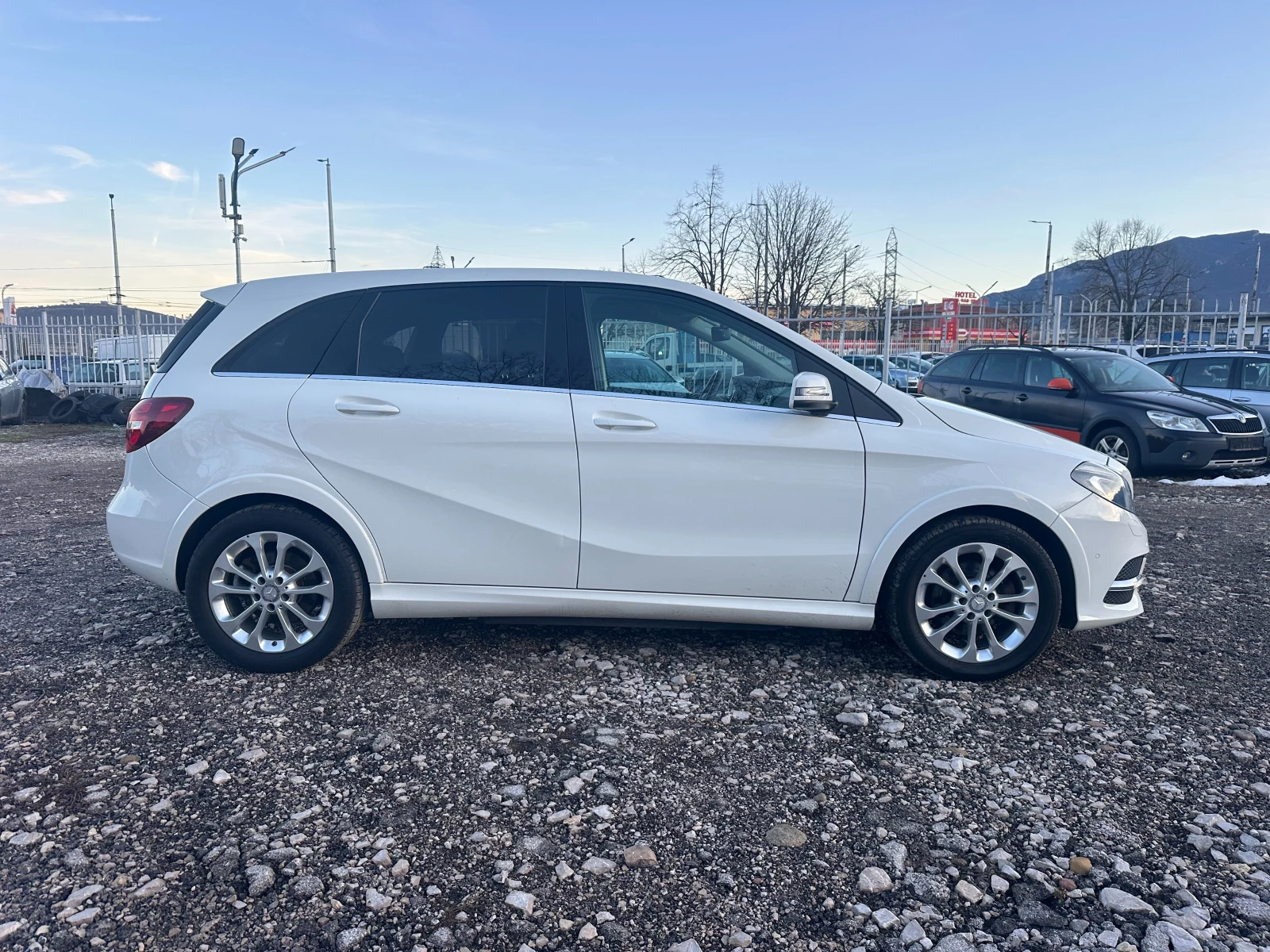 Mercedes-Benz B 250 B-250 E - изображение 2