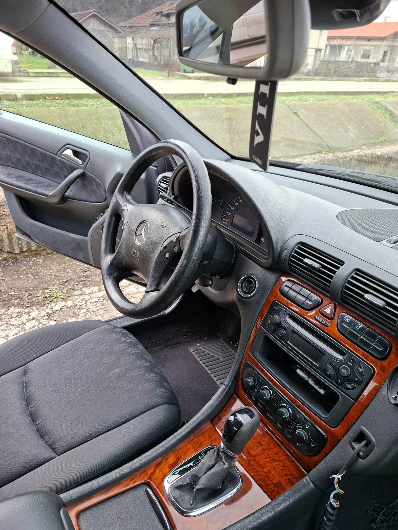 Mercedes-Benz C 220 Mercedes 2.2 CDI 143kc  - изображение 9