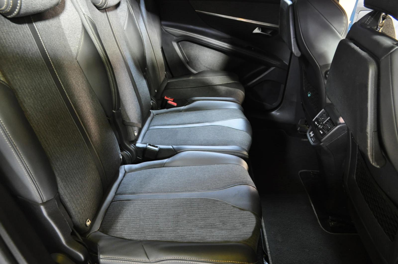 Peugeot 5008 1.5HDI GT LINE - изображение 8