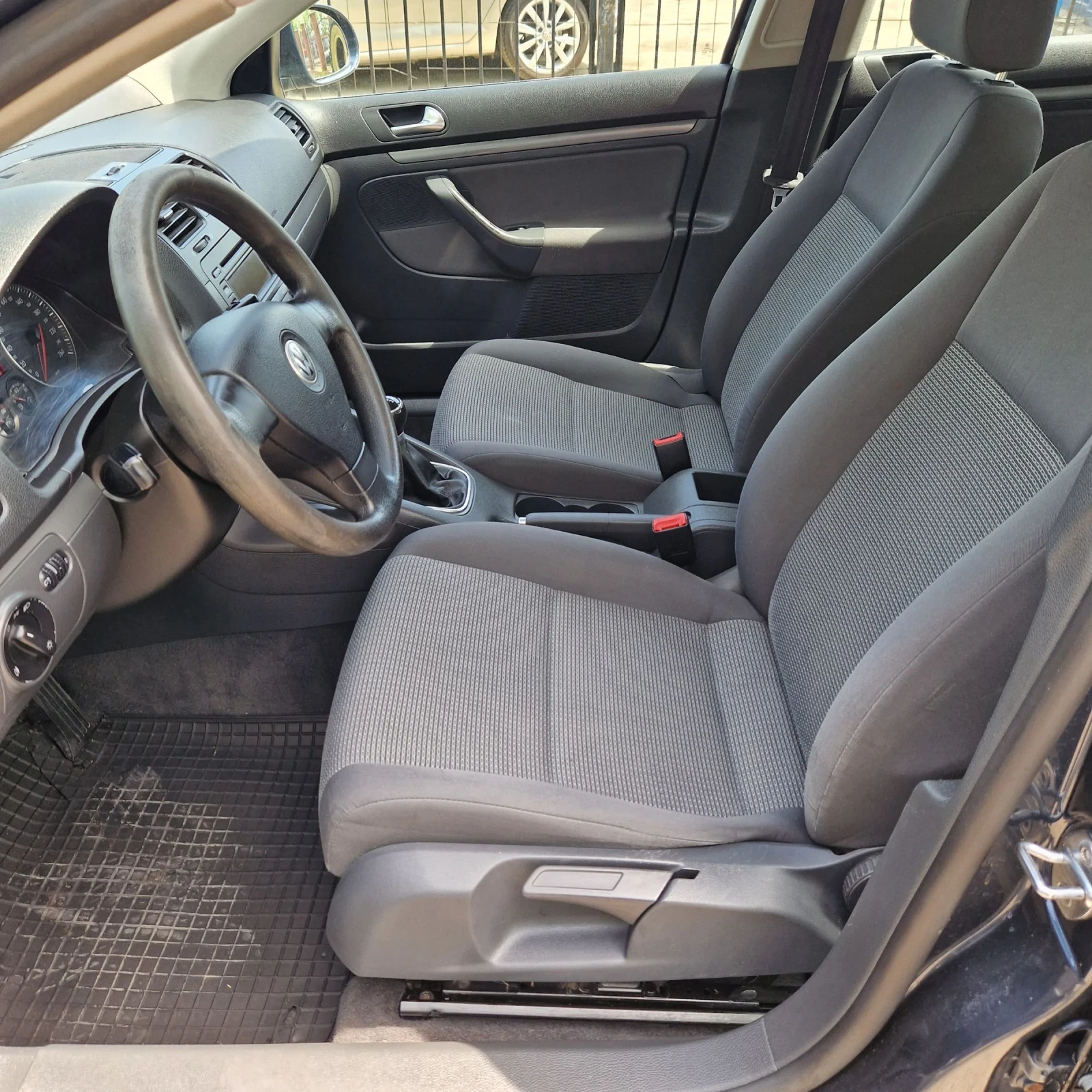 VW Jetta 1.9TDI 105к.с, снимка 6 - Автомобили и джипове - 54477792