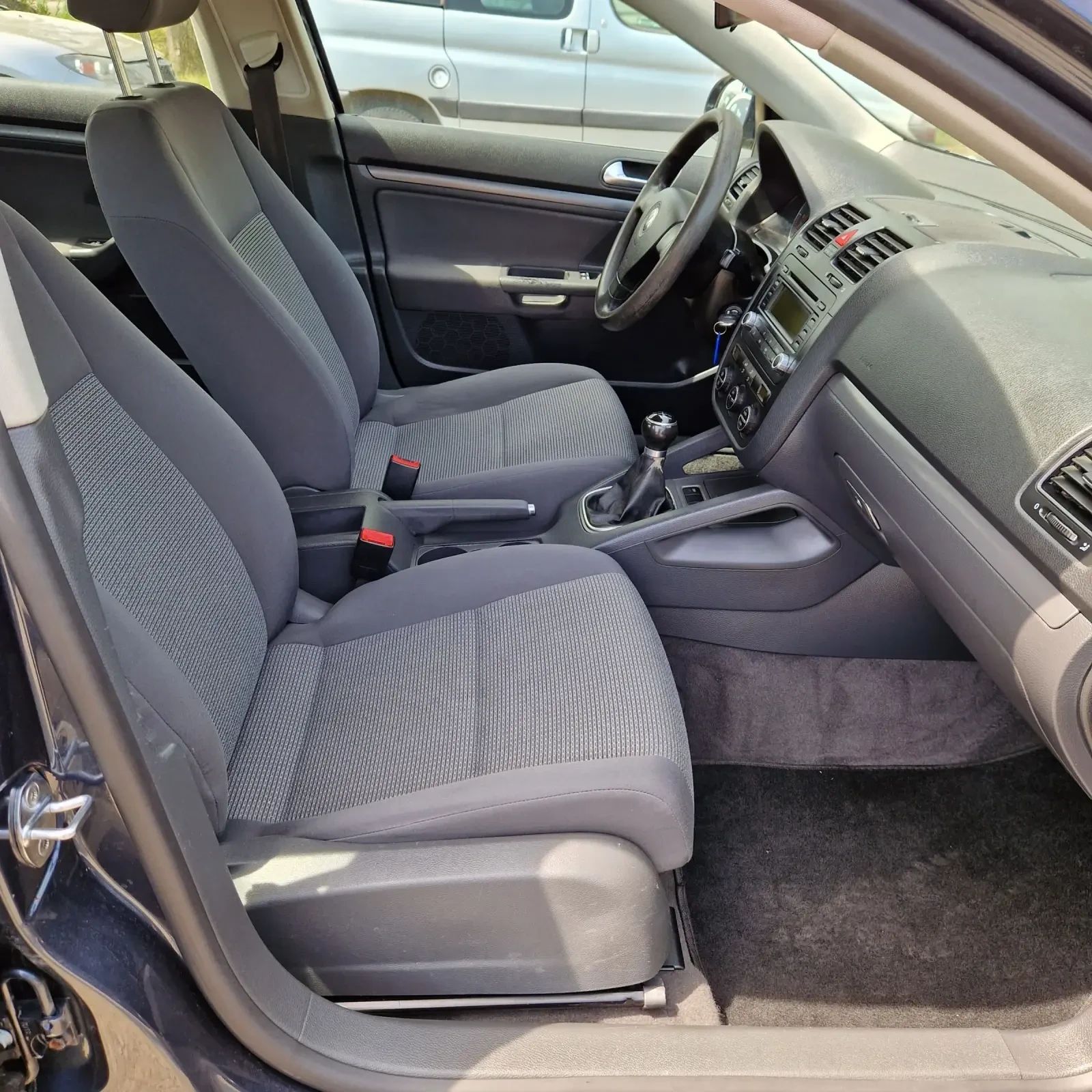 VW Jetta 1.9TDI 105к.с, снимка 8 - Автомобили и джипове - 54477792