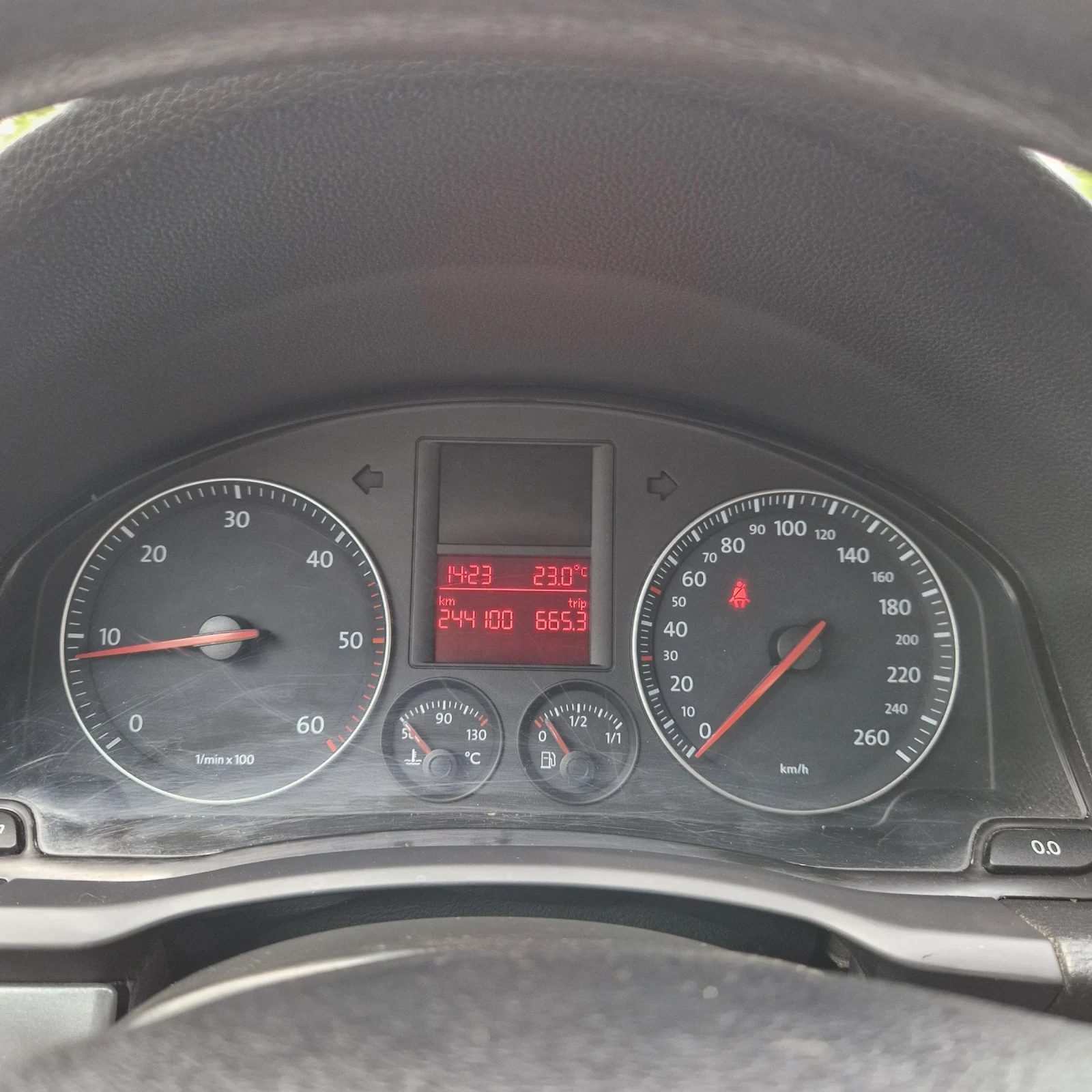 VW Jetta 1.9TDI 105к.с, снимка 12 - Автомобили и джипове - 54477792