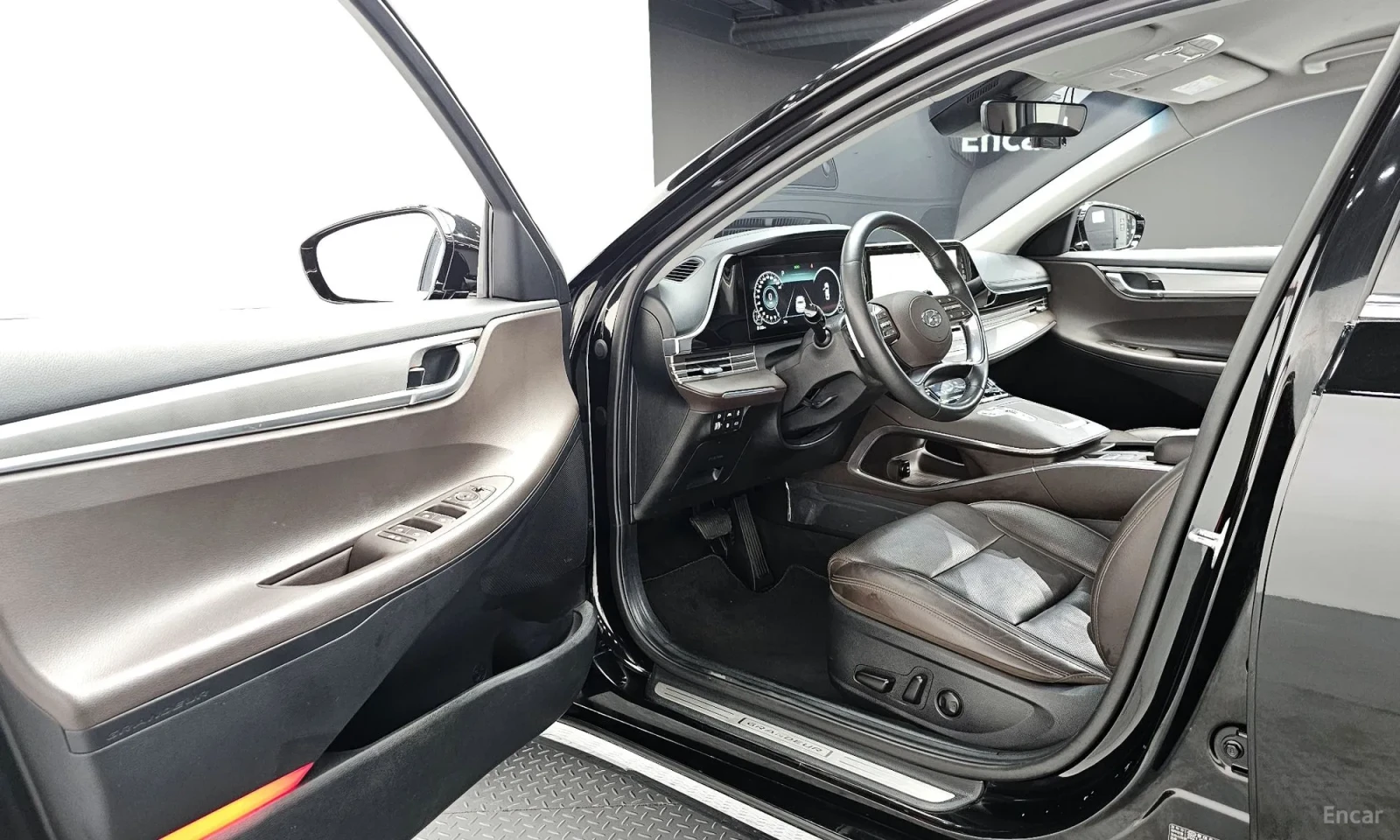 Hyundai Grandeur 2.5, снимка 5 - Автомобили и джипове - 54602915