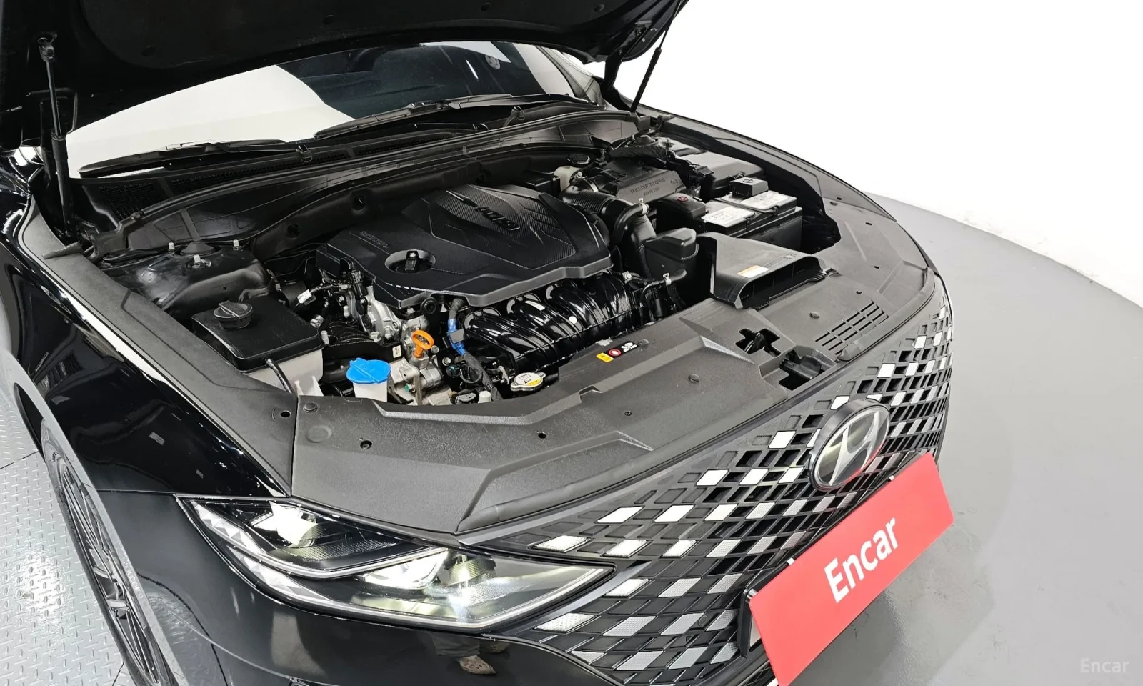 Hyundai Grandeur 2.5, снимка 3 - Автомобили и джипове - 54602915