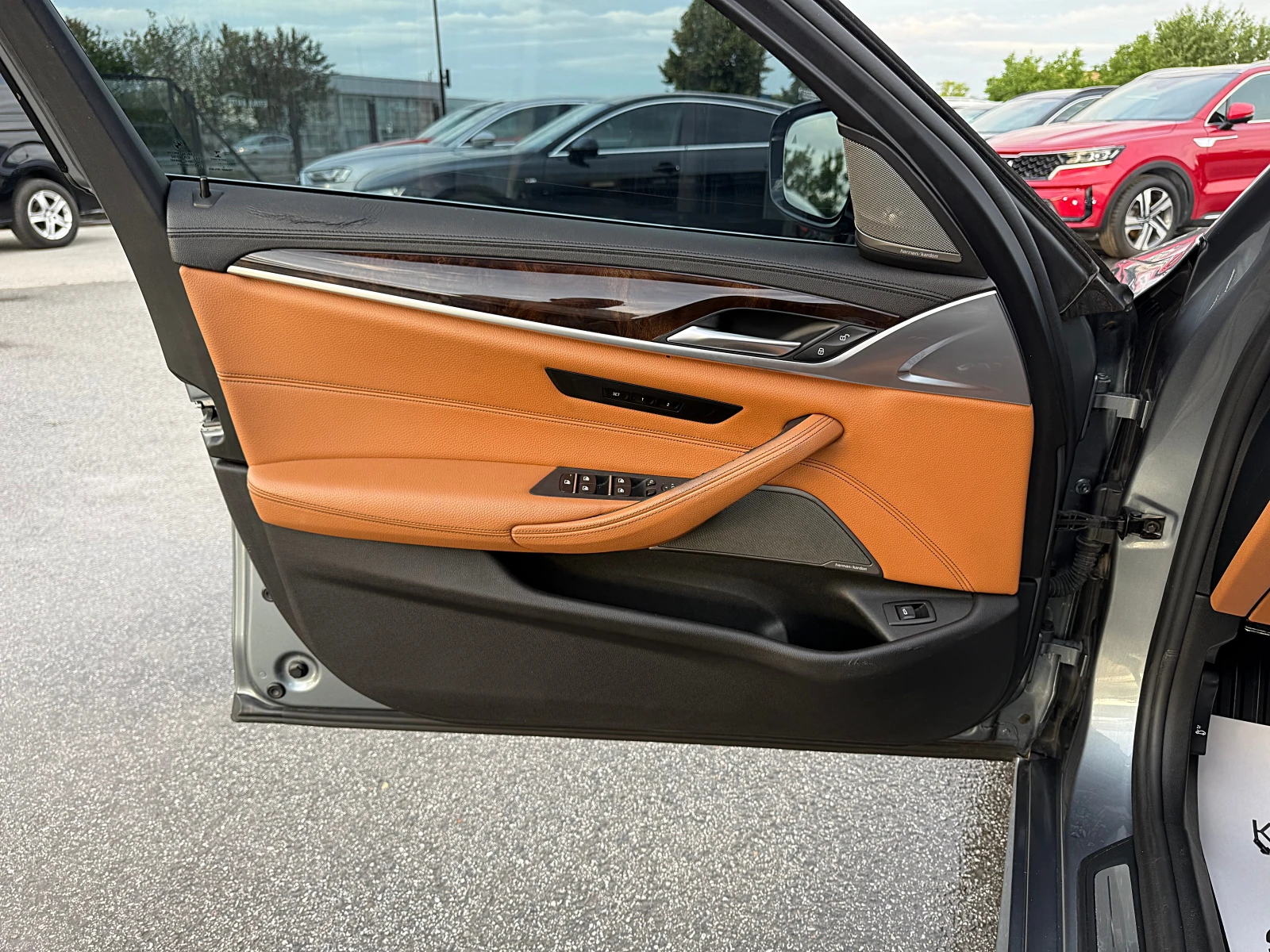 BMW 540 M PERFORMANS-4x4-Head Up-Harman Kardon-360Kameri-!, снимка 8 - Автомобили и джипове - 54888288