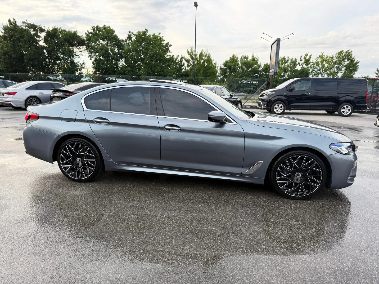 BMW 540 M PERFORMANS-4x4-Head Up-Harman Kardon-360Kameri-!, снимка 2 - Автомобили и джипове - 54888288