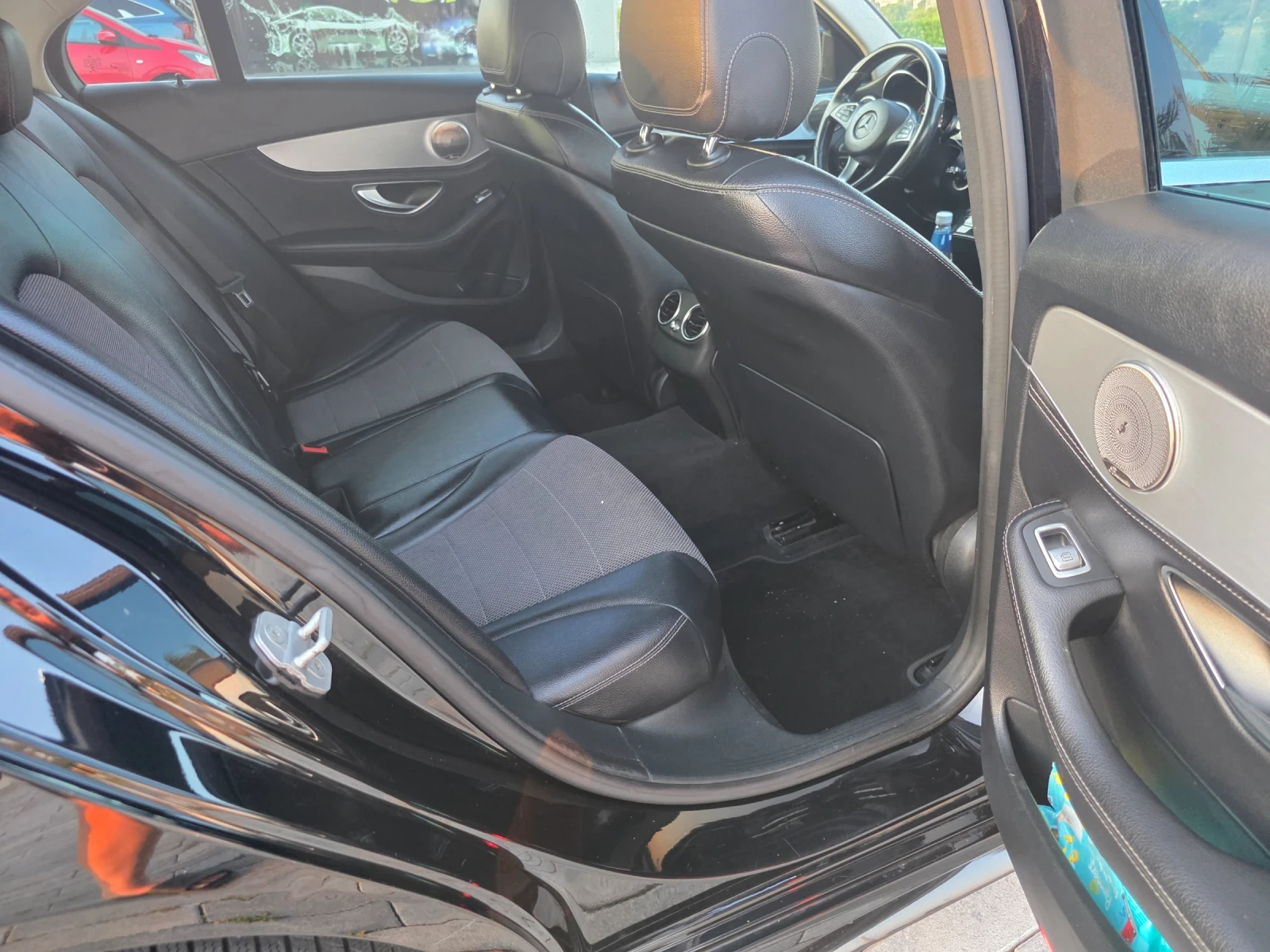 Mercedes-Benz C 220 Amg line, снимка 6 - Автомобили и джипове - 55272777