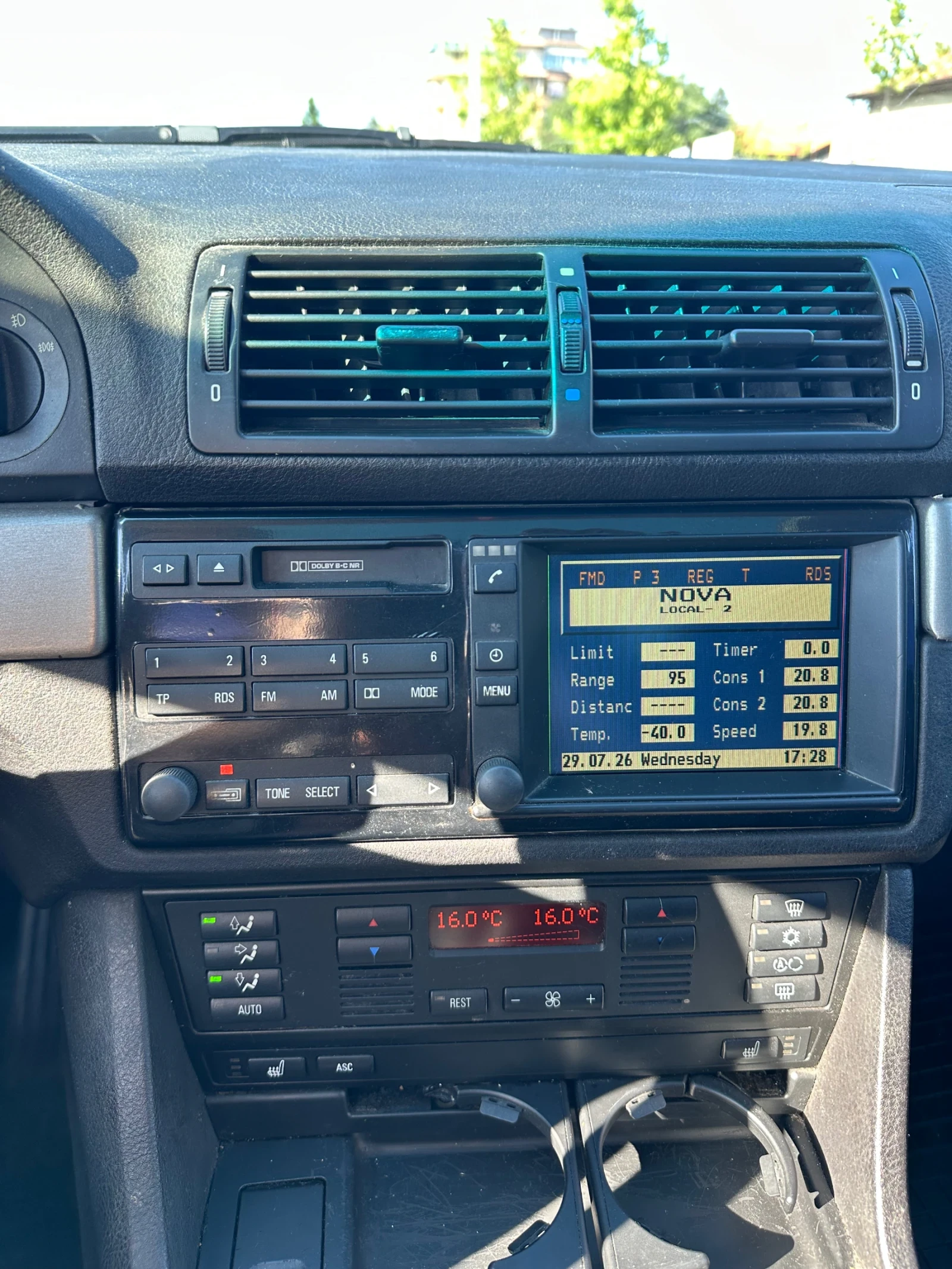 BMW 528 LPG, снимка 14 - Автомобили и джипове - 55466682