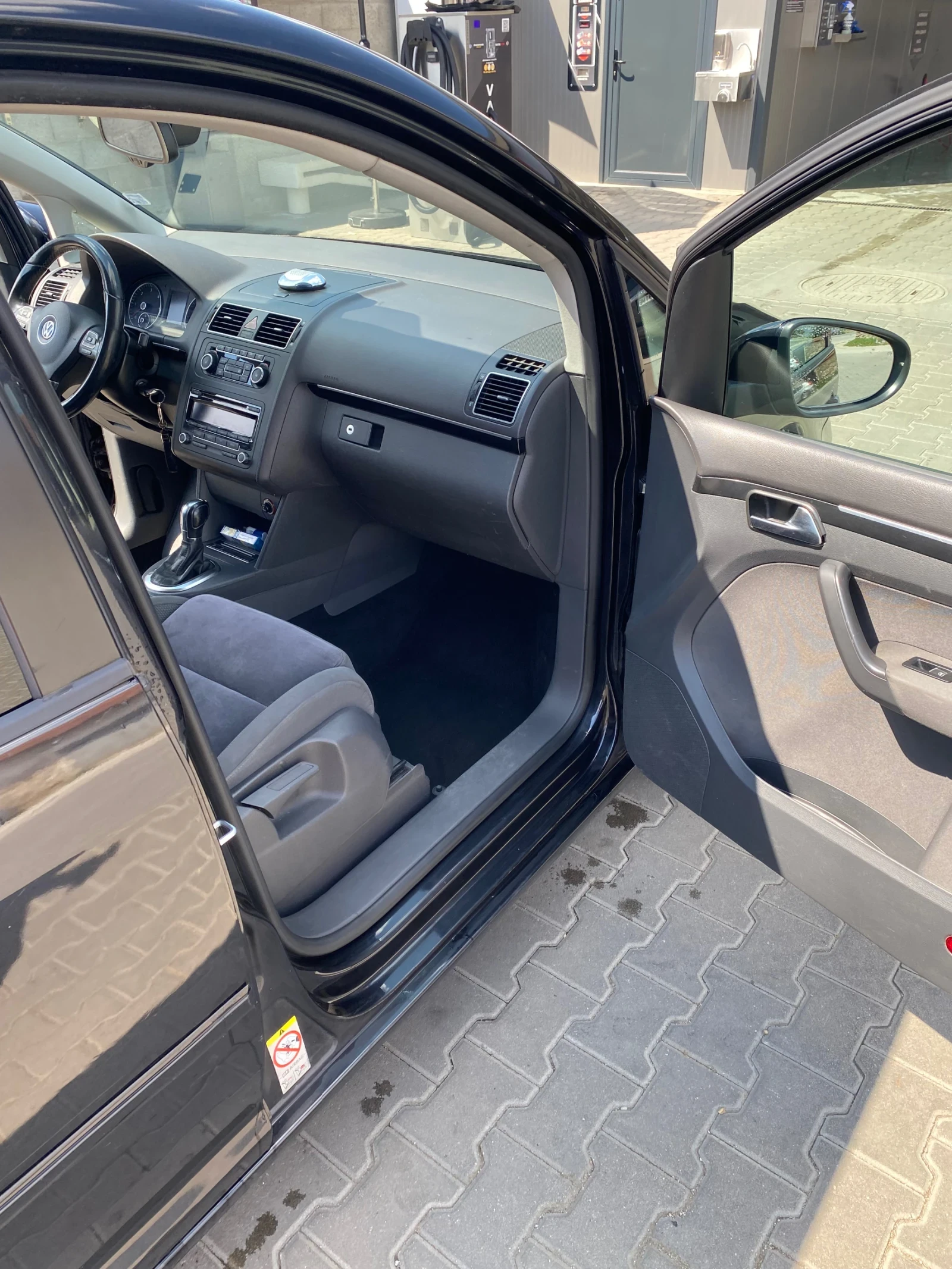 VW Touran, снимка 8 - Автомобили и джипове - 55629242