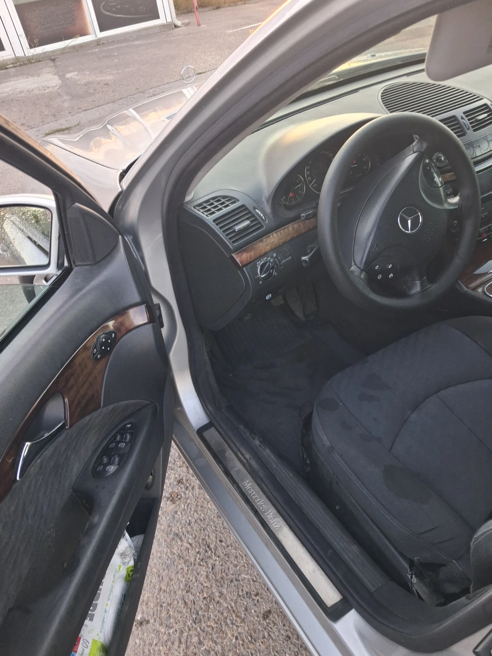 Mercedes-Benz E 220 2.2CDI 150к.с Климатроник, снимка 12 - Автомобили и джипове - 55795096