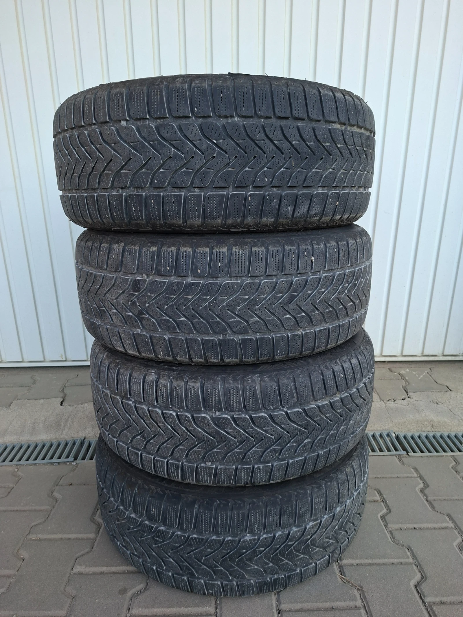 Toyota Avensis 2.0 D4D 126к.с + THULE, снимка 15 - Автомобили и джипове - 56348341