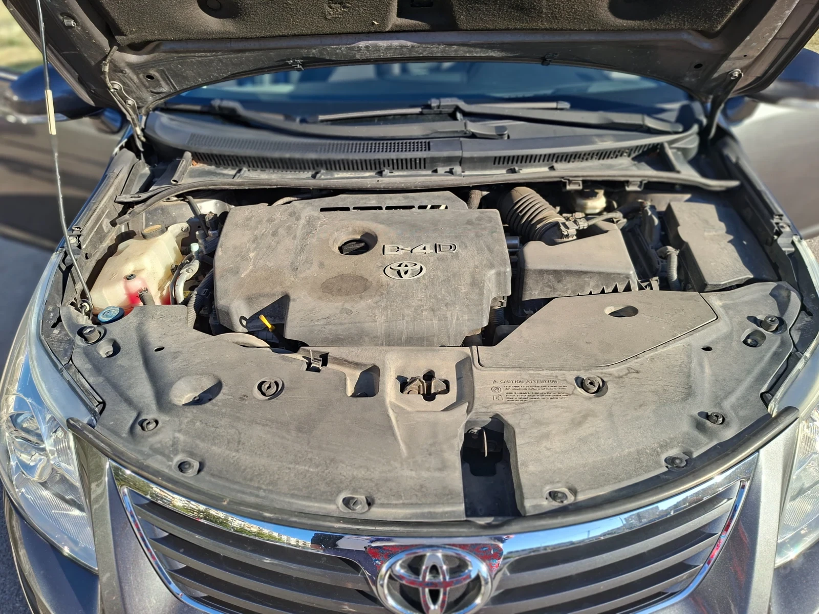 Toyota Avensis 2.0 D4D 126к.с + THULE, снимка 13 - Автомобили и джипове - 56348341