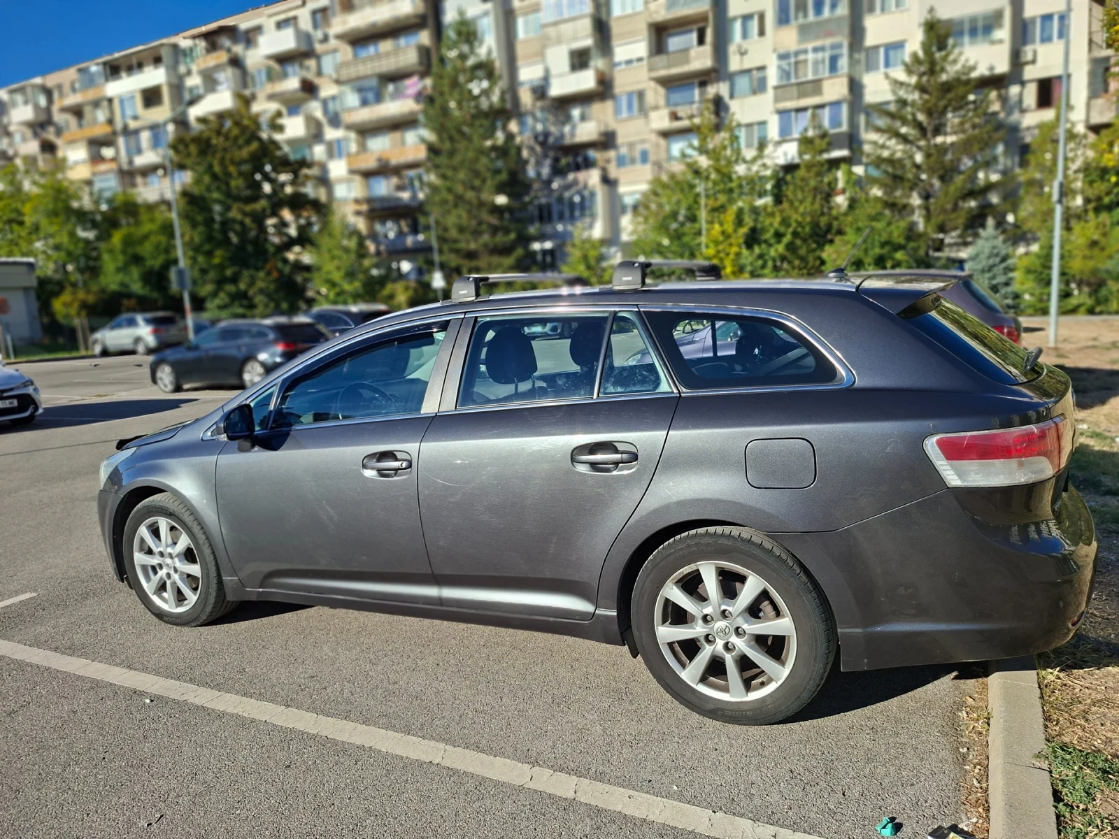 Toyota Avensis 2.0 D4D 126к.с + THULE, снимка 2 - Автомобили и джипове - 56348341