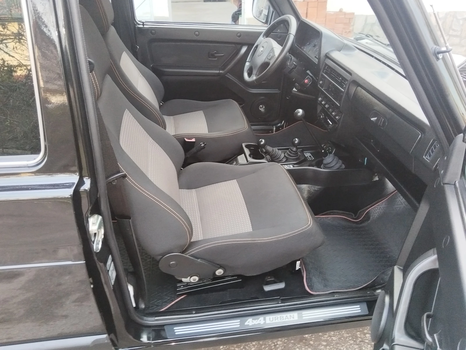 Lada Niva Урбън, снимка 15 - Автомобили и джипове - 52842689