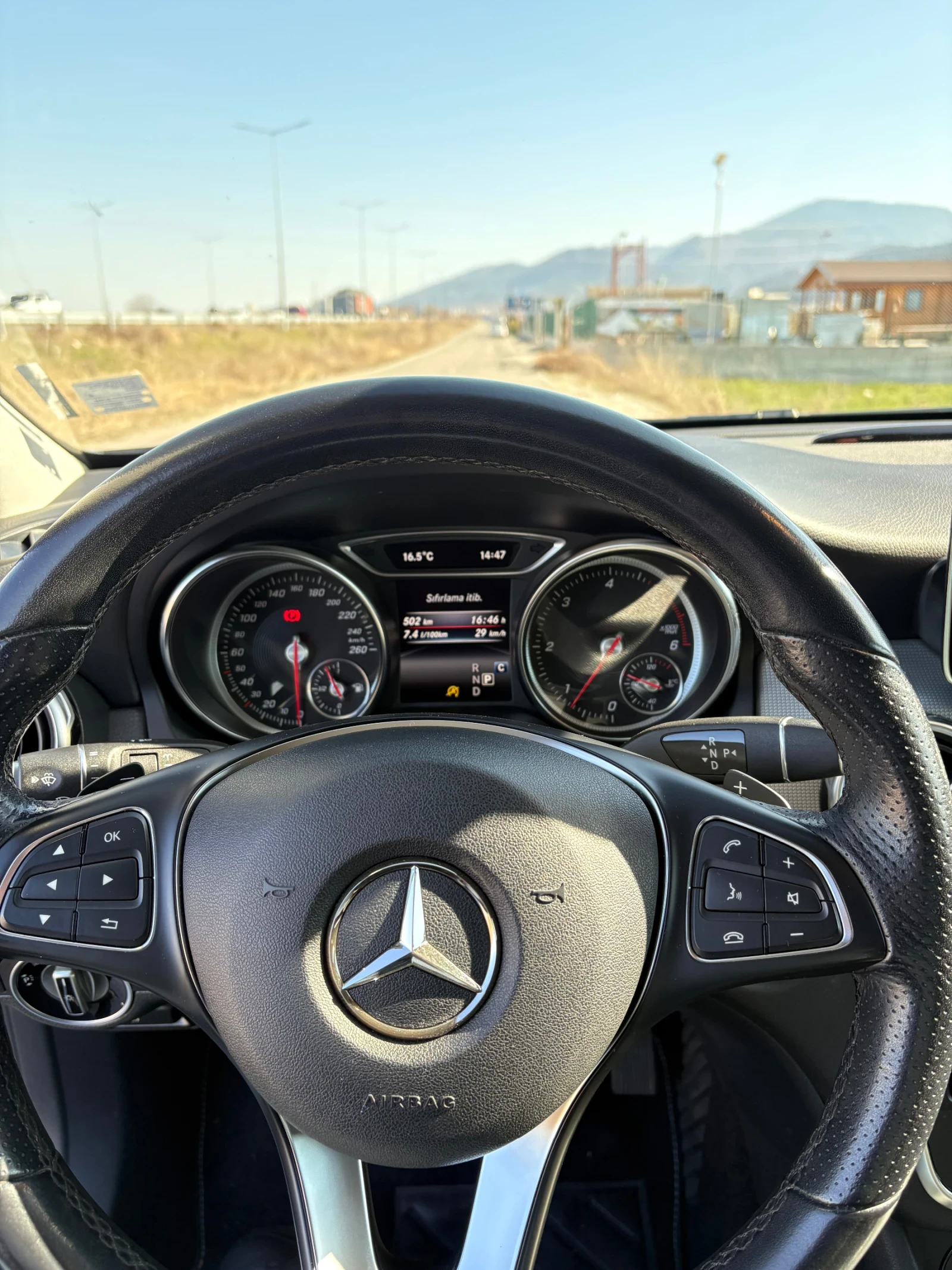 Mercedes-Benz GLA 200 d 4matic, снимка 7 - Автомобили и джипове - 53847562